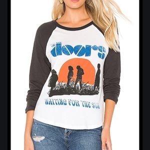 Daydreamer waiting for the sun doors raglan